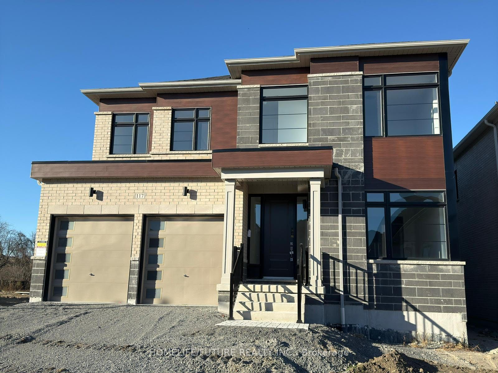 117 Deer Ridge Crescent
