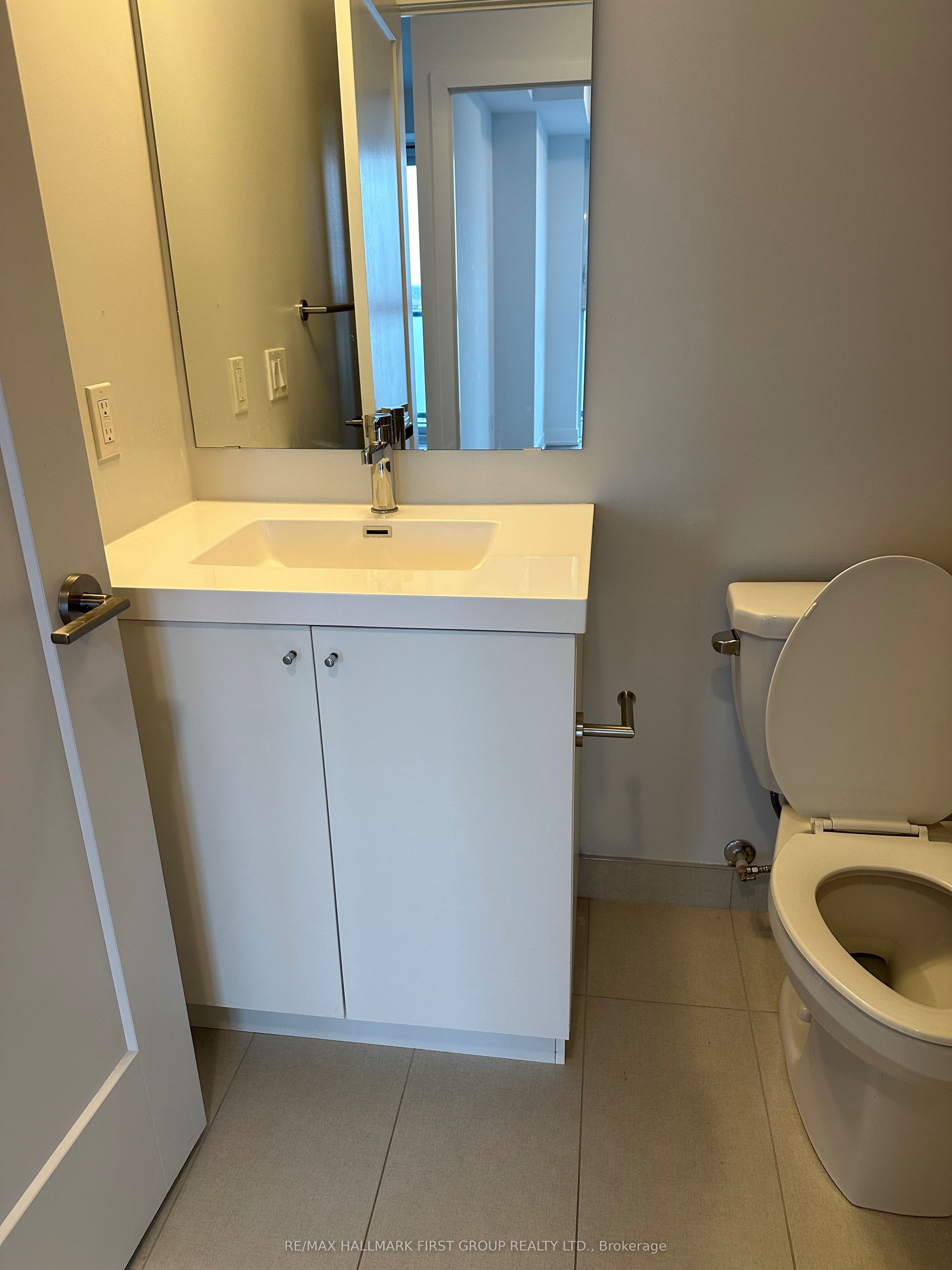 2550 SIMCOE Street N #604