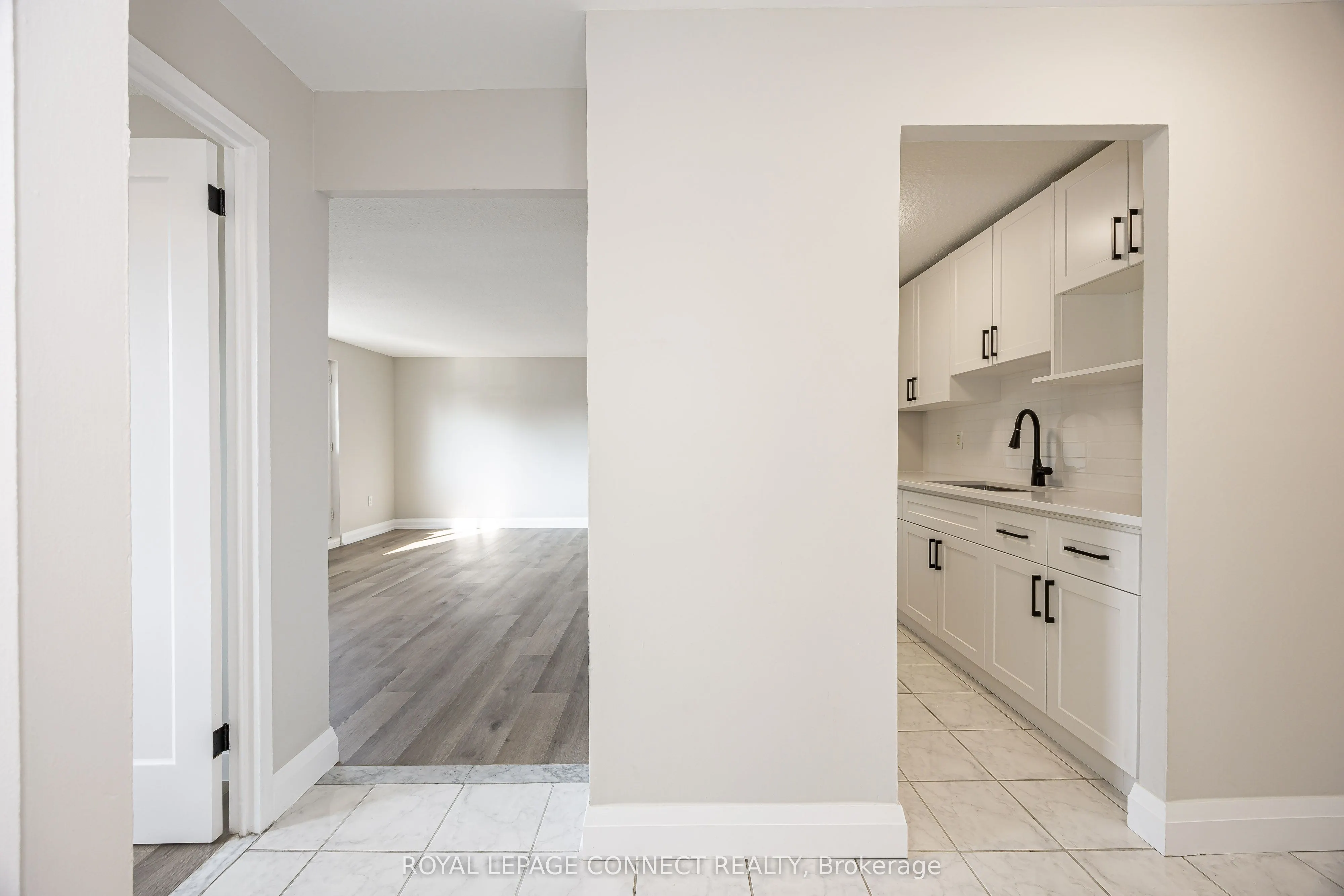 936 Glen Street, #211