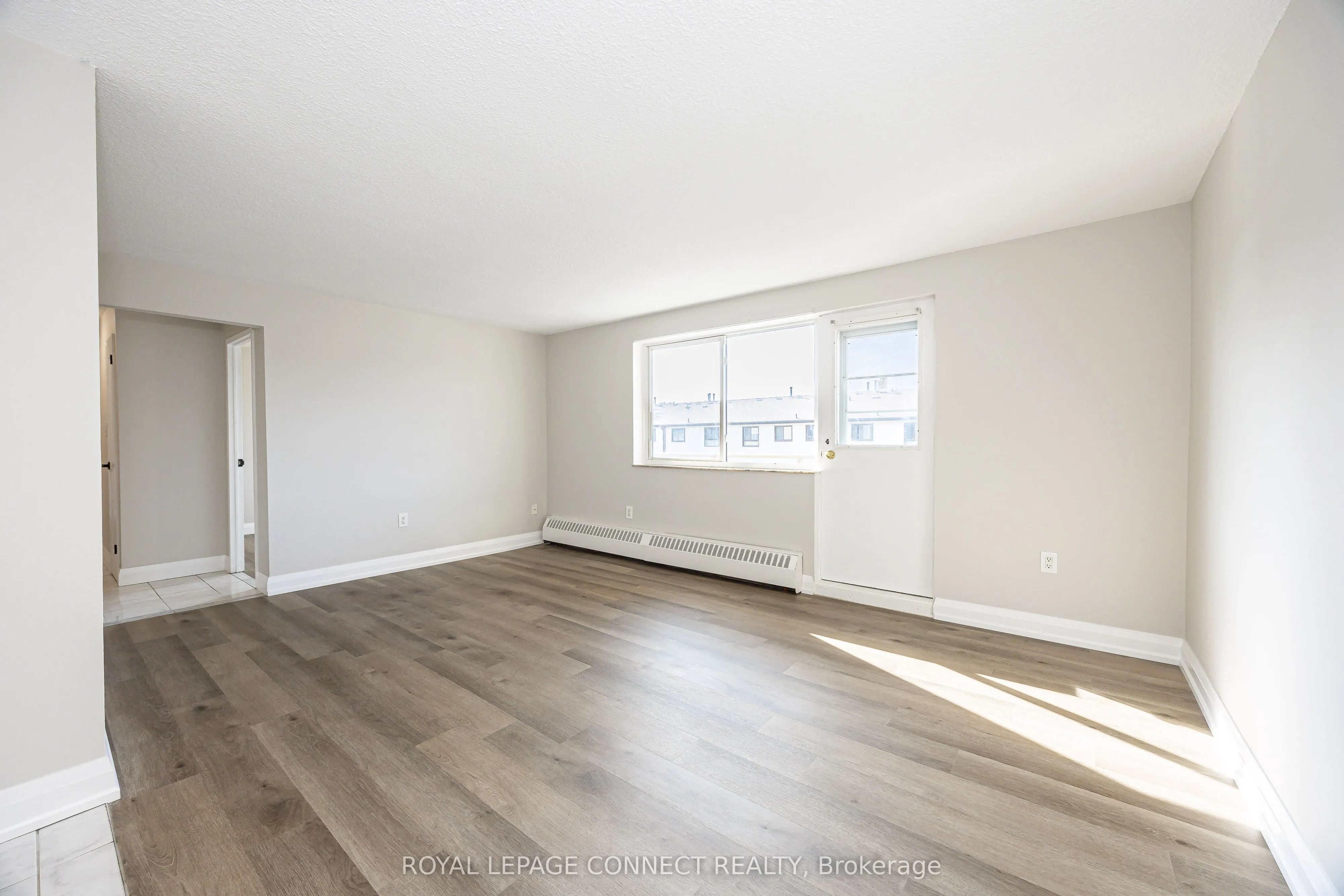936 Glen Street, #211