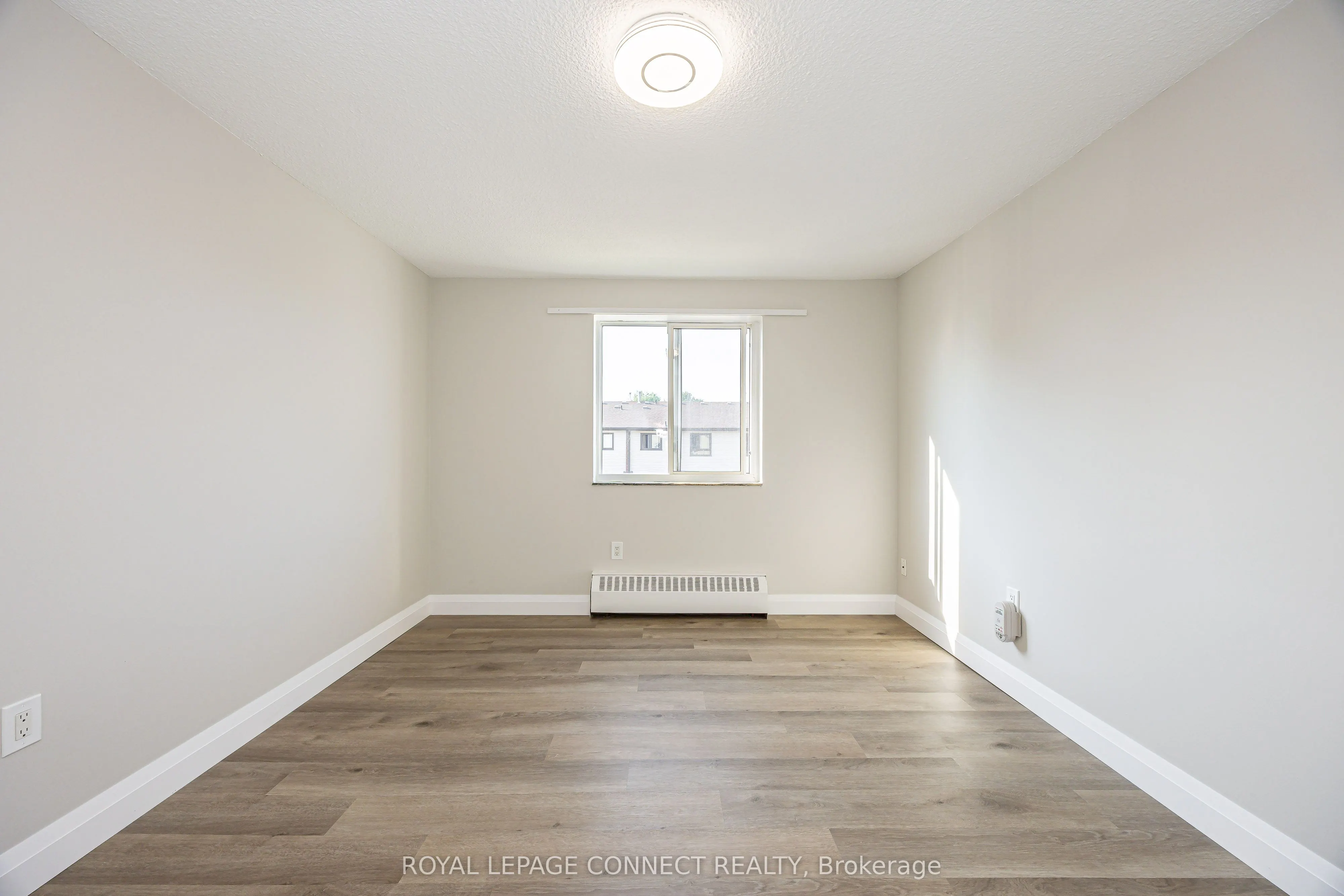 936 Glen Street, #211