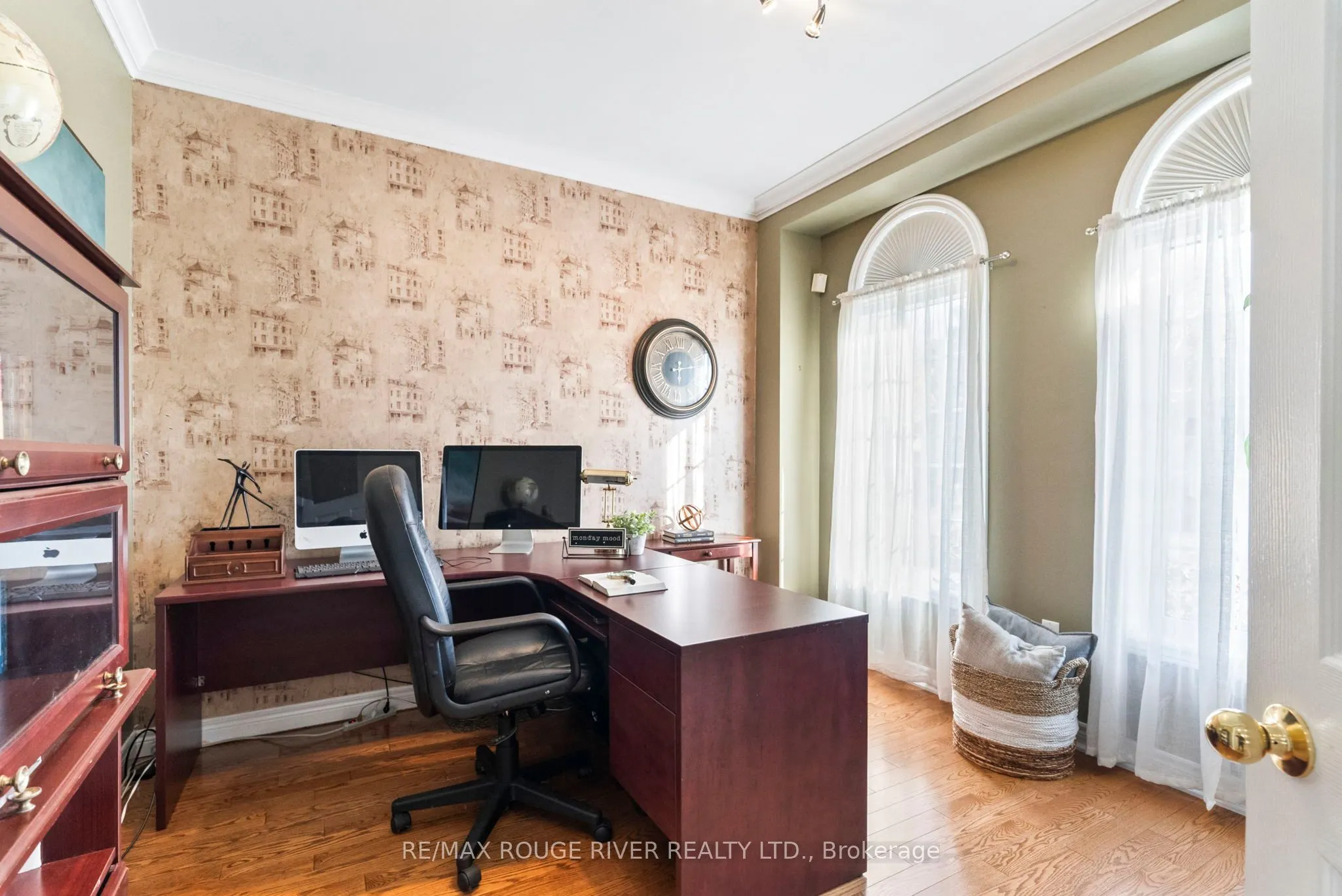 10 Sawyer Avenue
