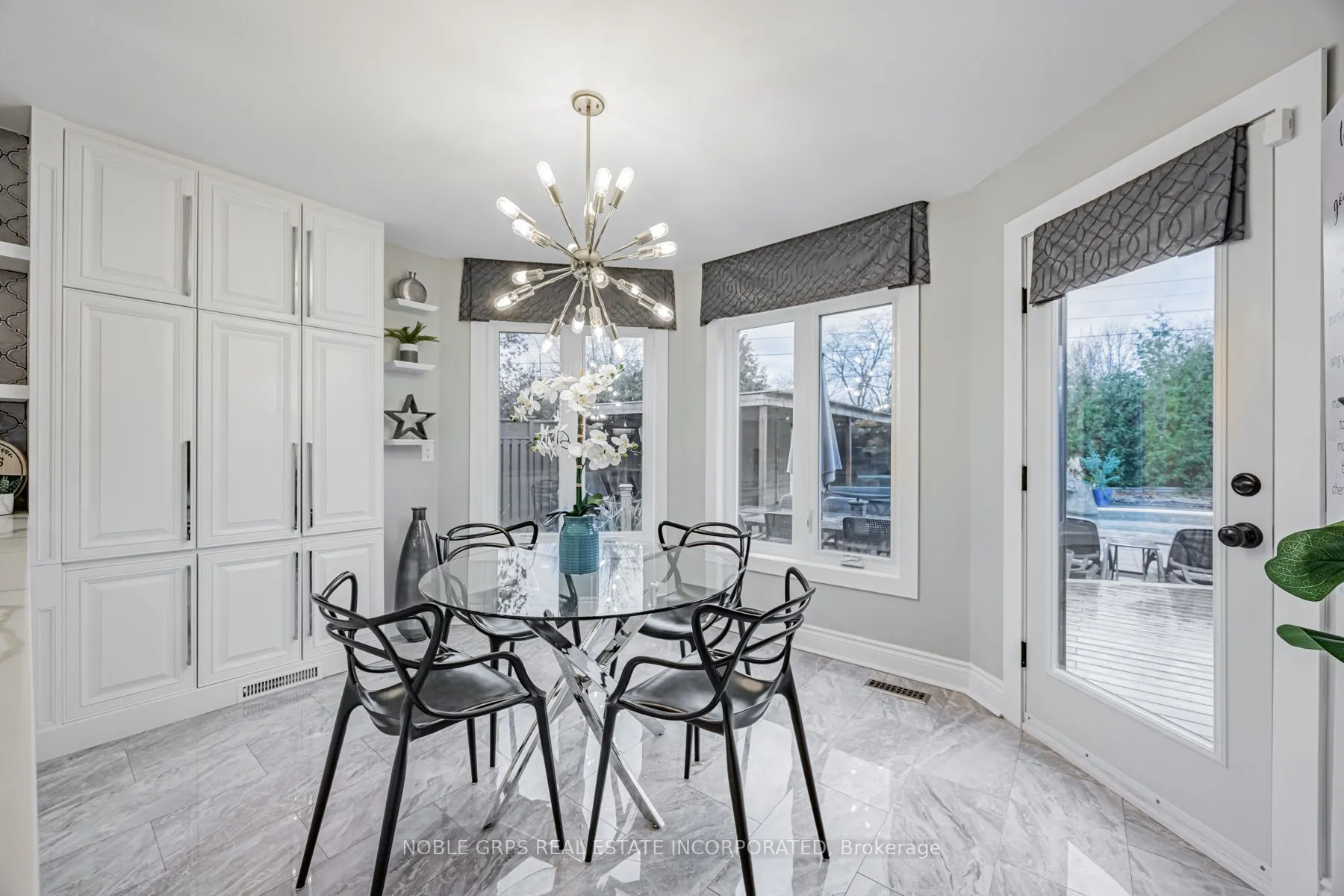 48 Lipton Crescent