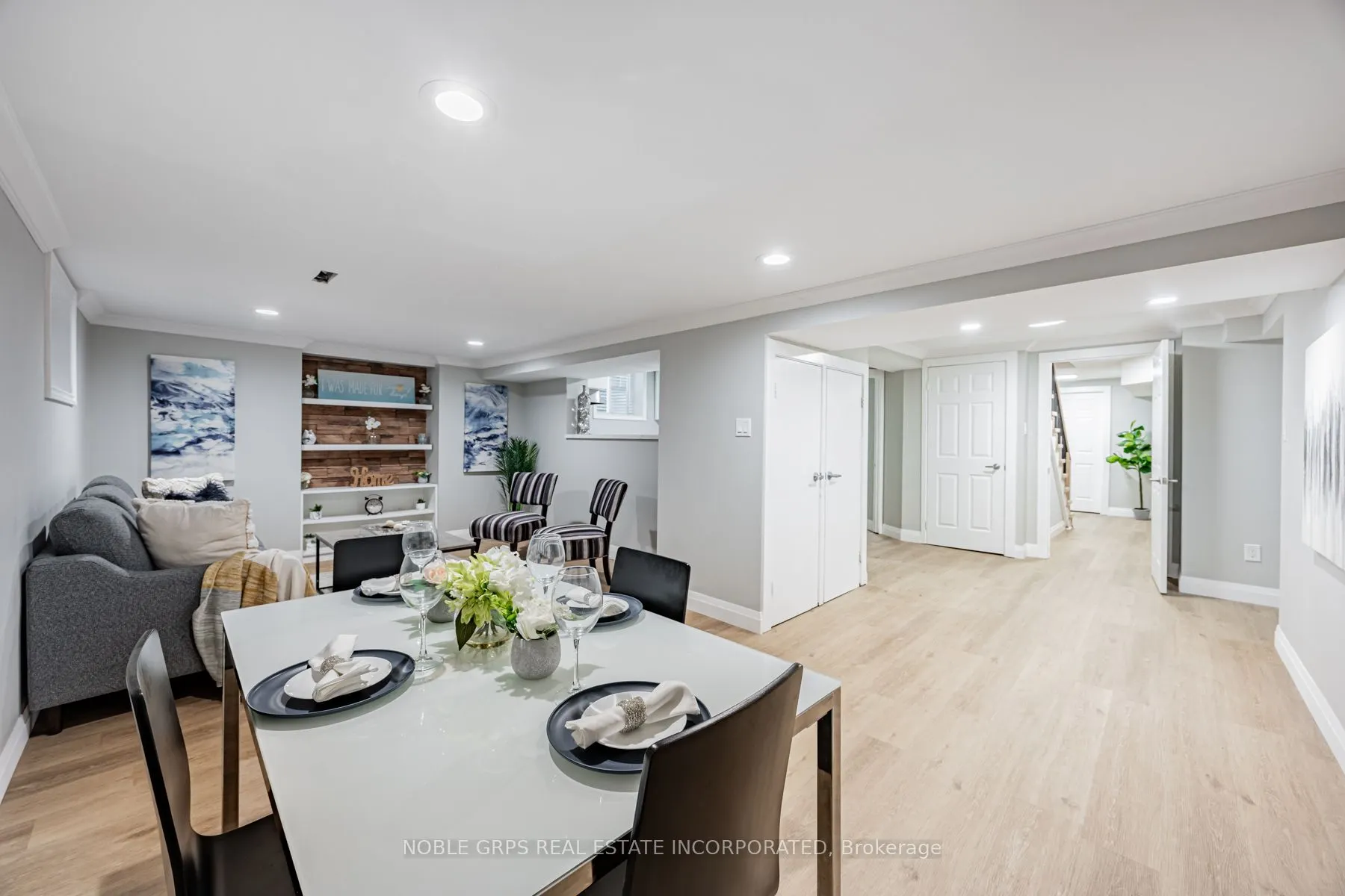 48 Lipton Crescent