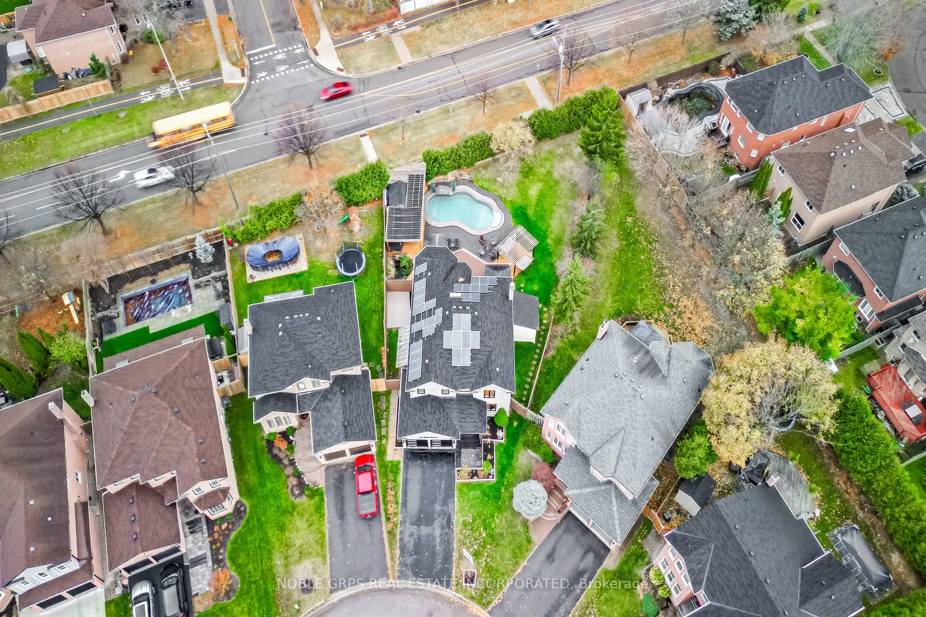 48 Lipton Crescent