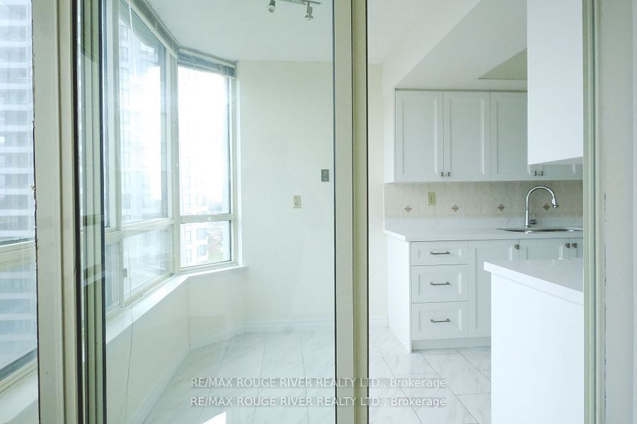 300 Alton Towers Circle, #910