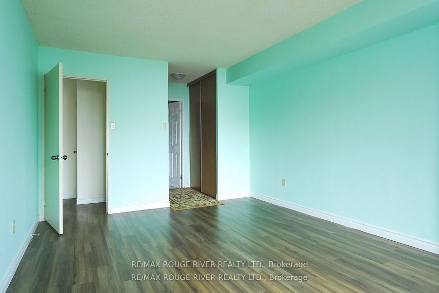 300 Alton Towers Circle, #910
