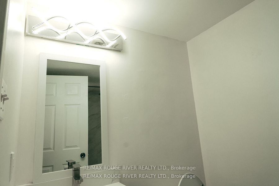 300 Alton Towers Circle, #910