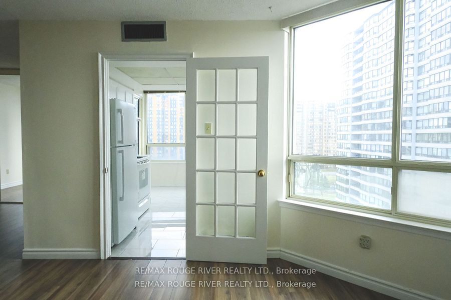 300 Alton Towers Circle, #910