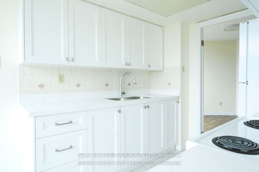 300 Alton Towers Circle, #910