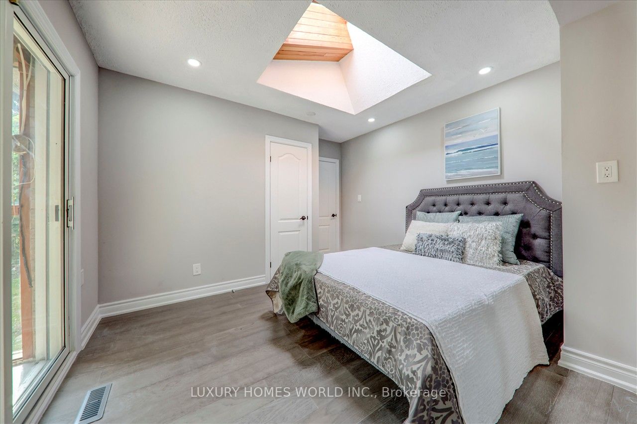 951 Essa Crescent