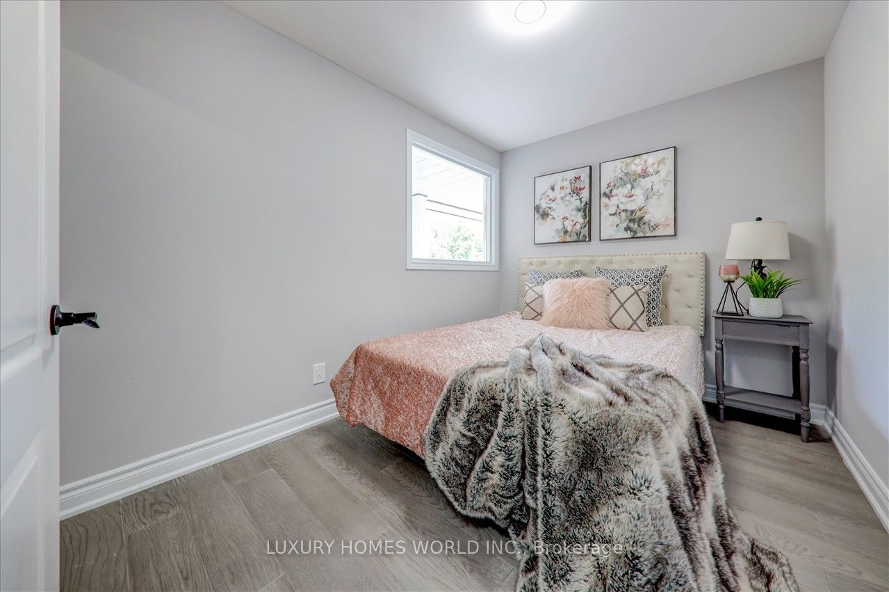951 Essa Crescent