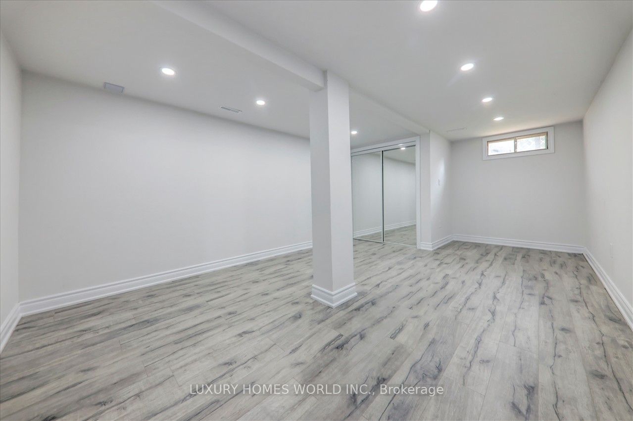 951 Essa Crescent