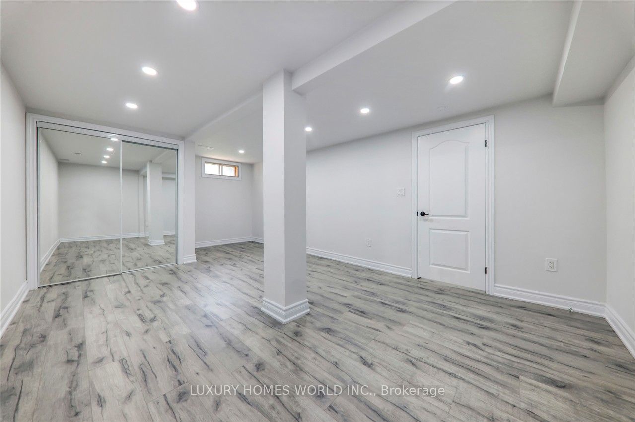 951 Essa Crescent