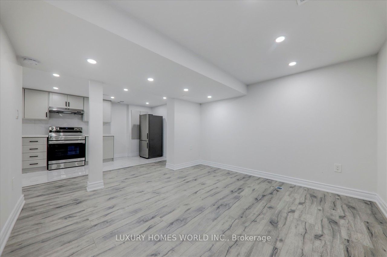 951 Essa Crescent