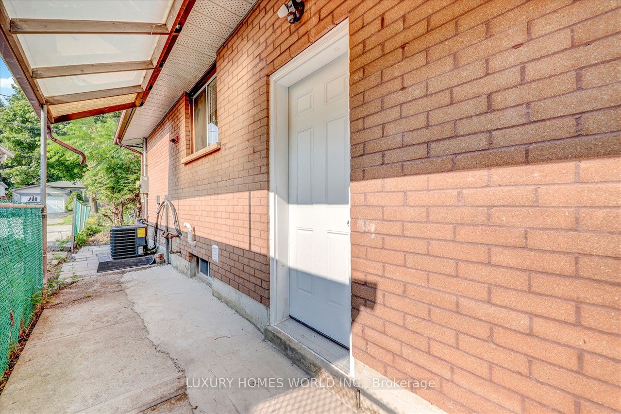 951 Essa Crescent