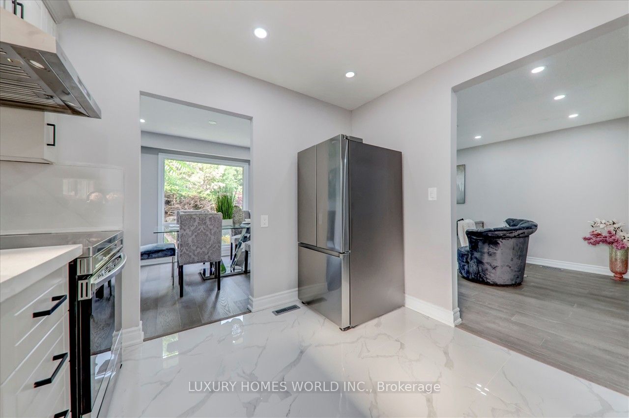 951 Essa Crescent