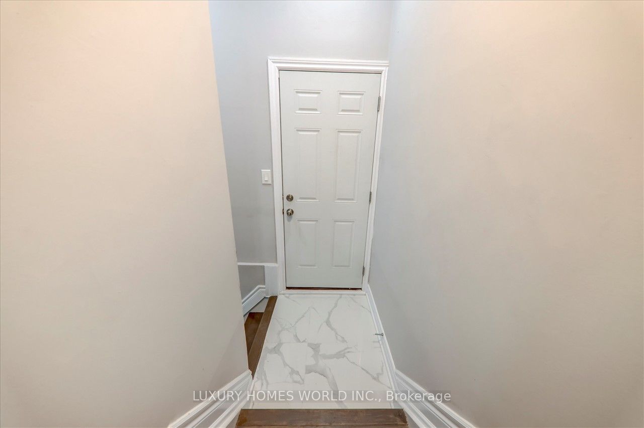 951 Essa Crescent