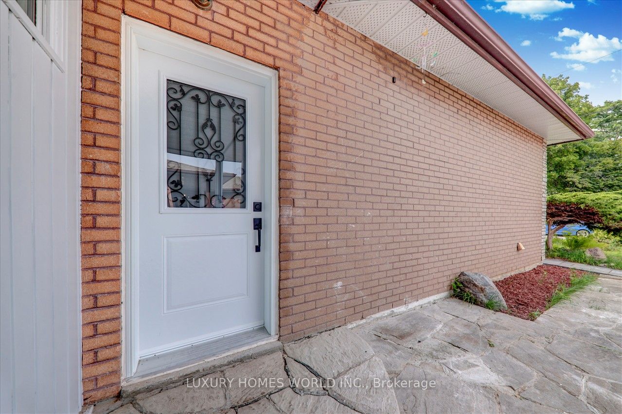 951 Essa Crescent