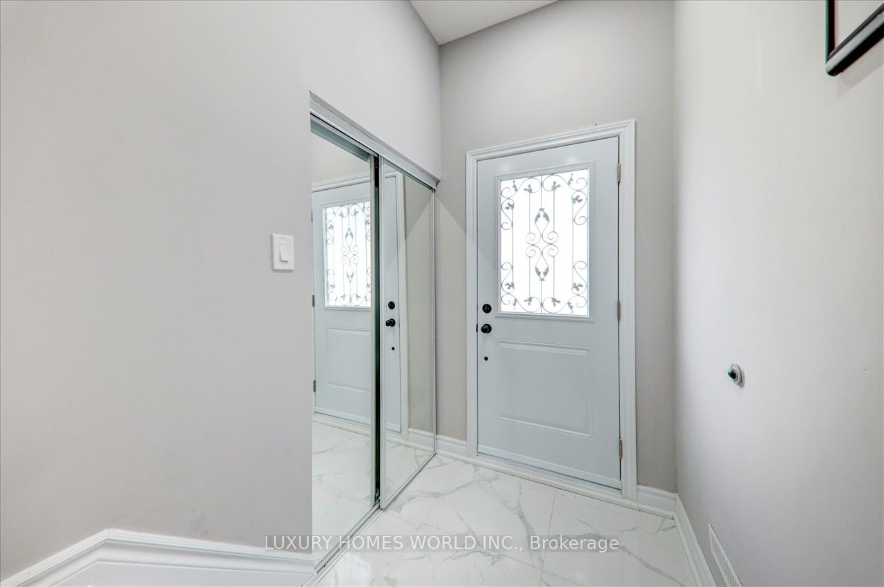 951 Essa Crescent