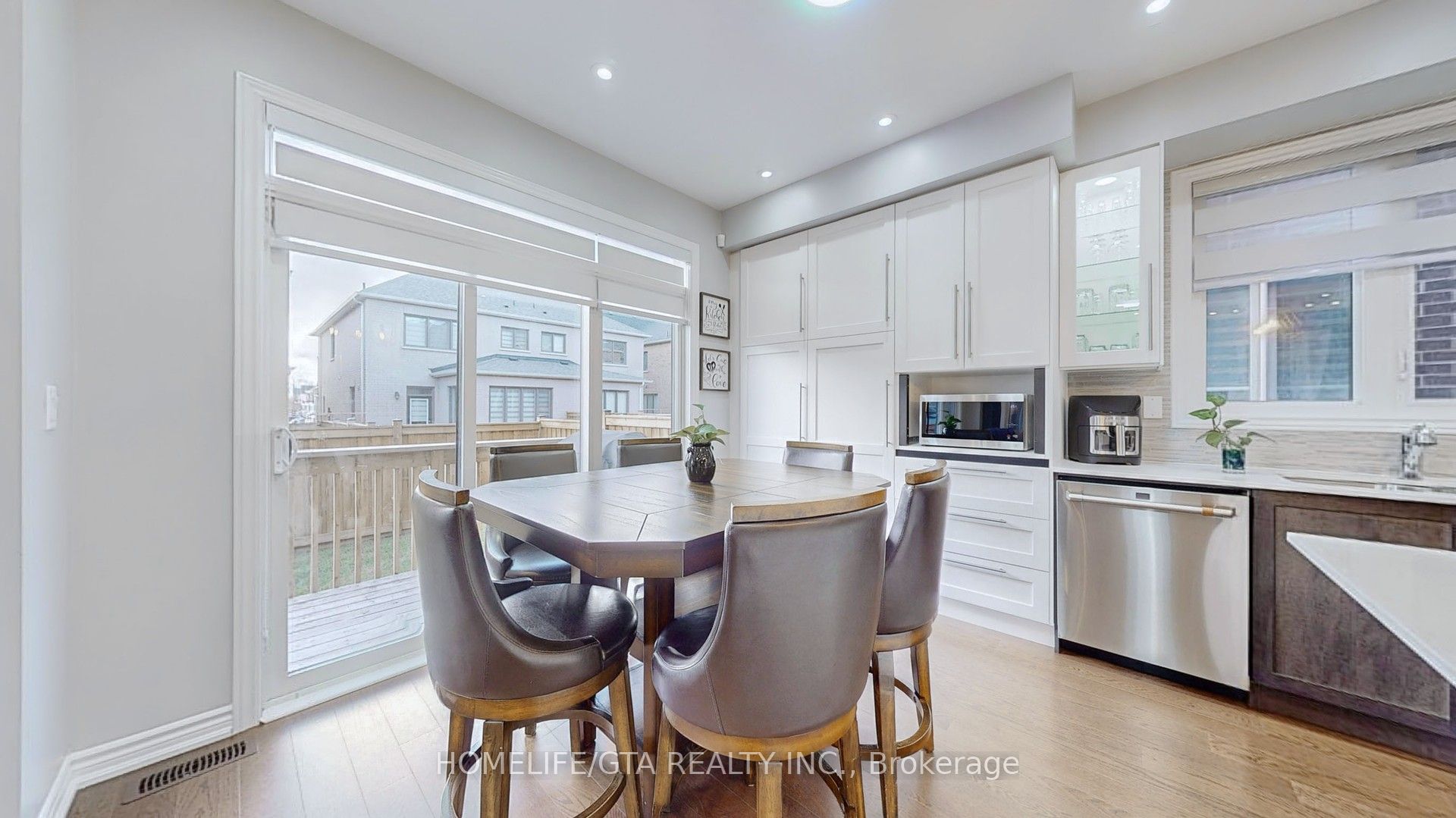 524 Coronation Road
