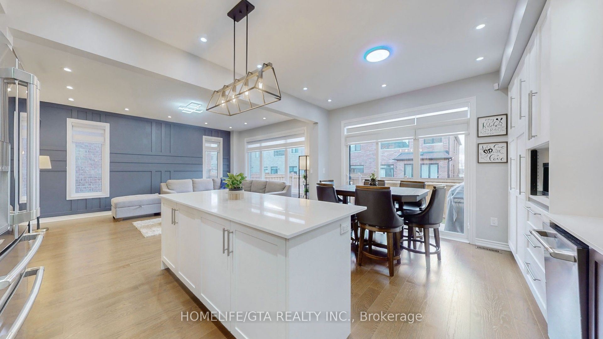 524 Coronation Road