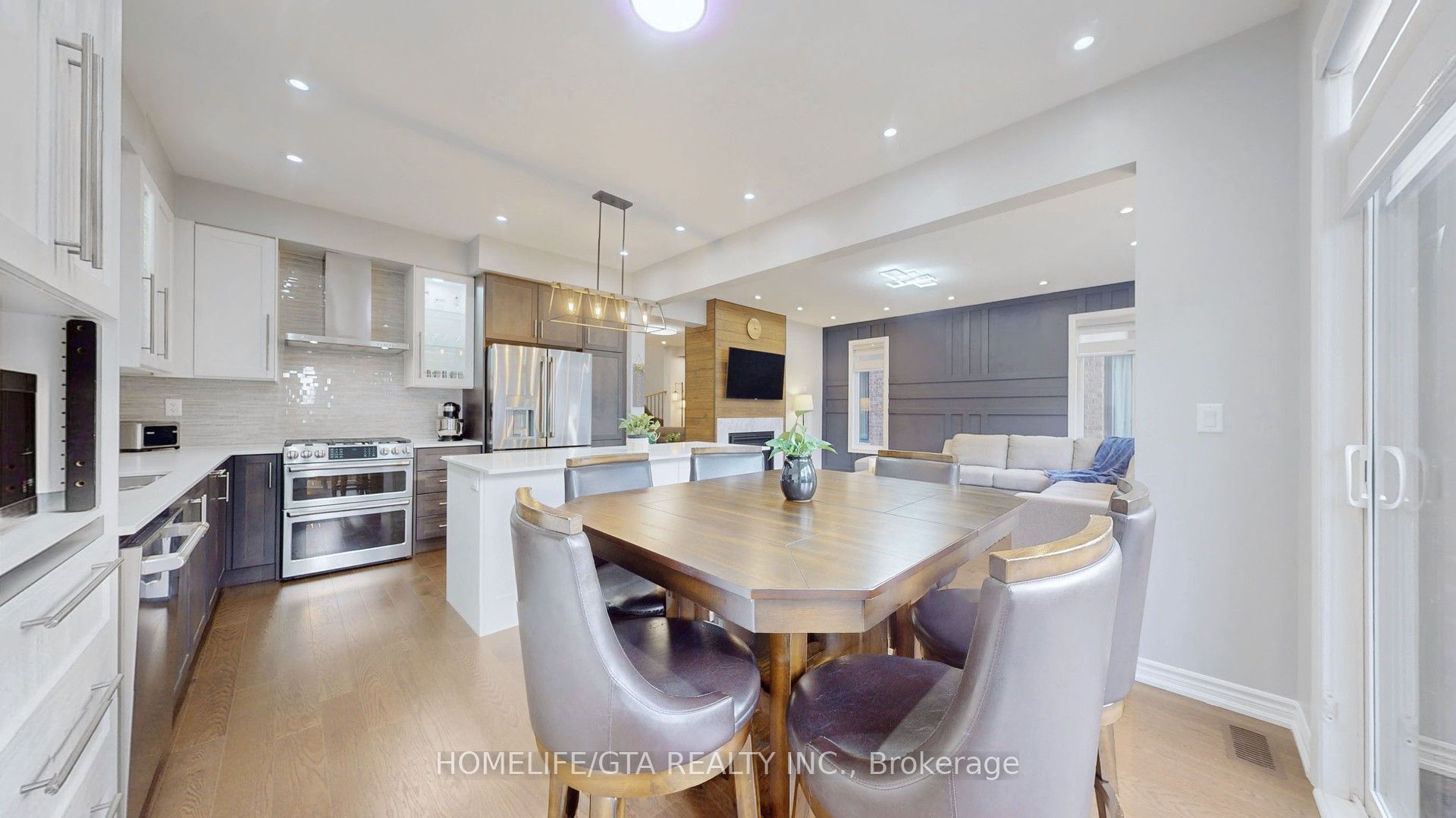 524 Coronation Road