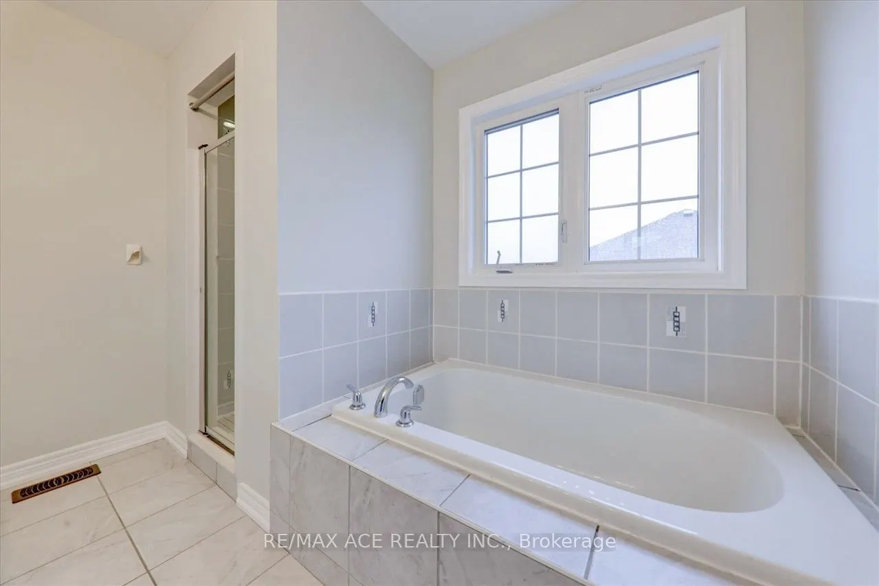 114 Noden Crescent