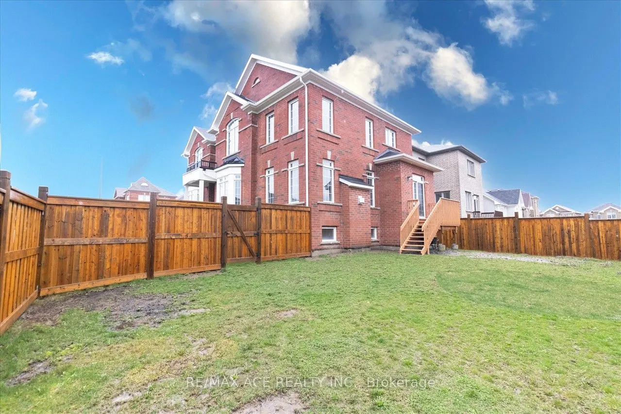114 Noden Crescent