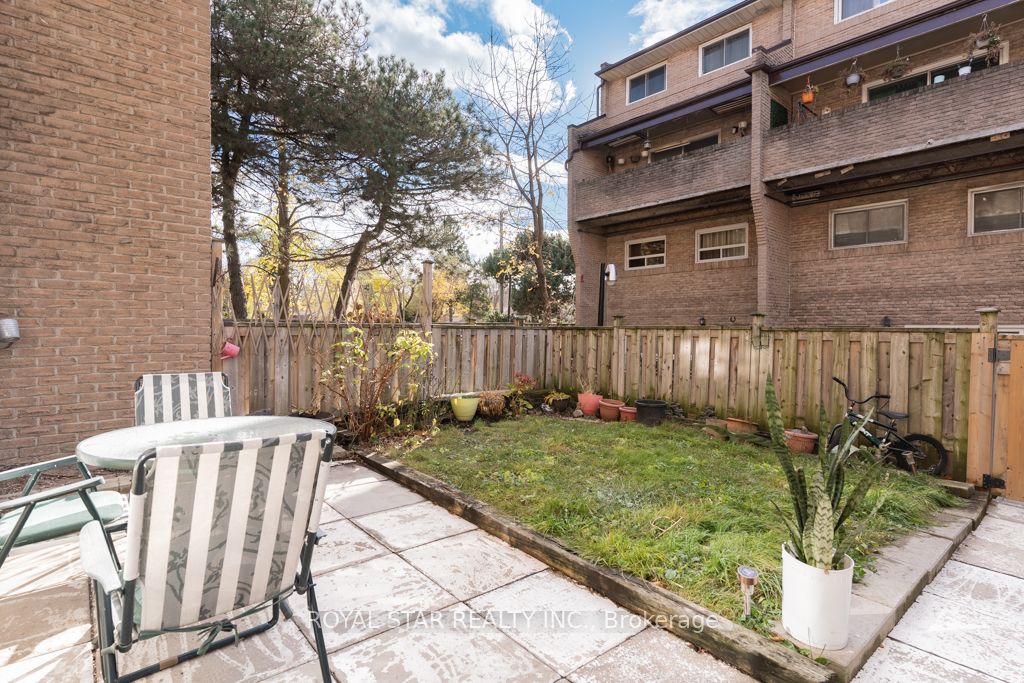 91 Muir Drive, #23