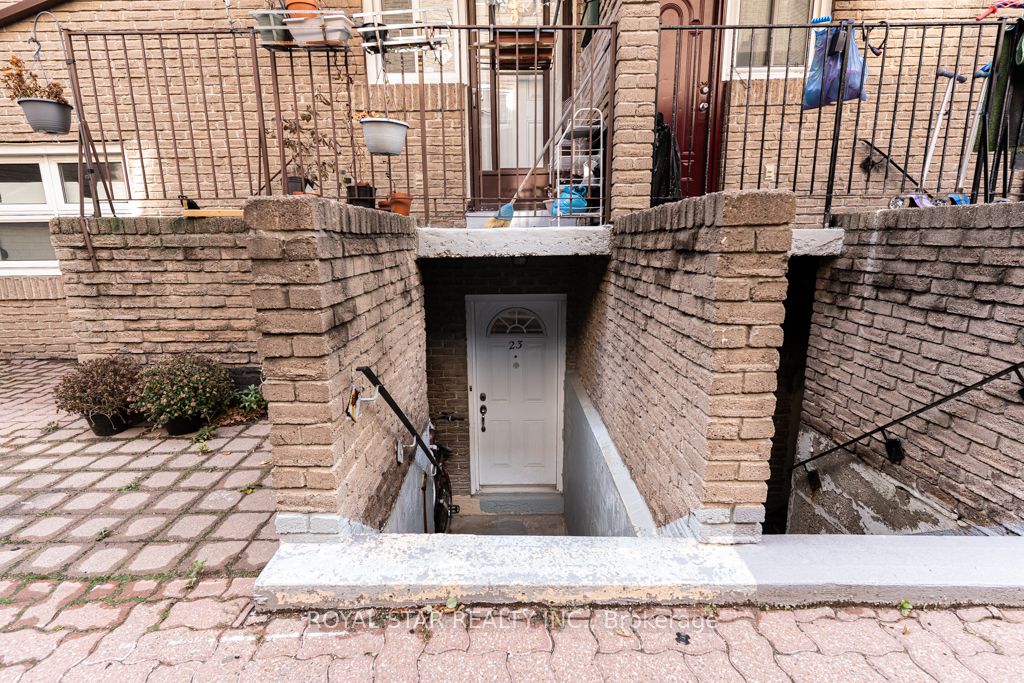 91 Muir Drive, #23