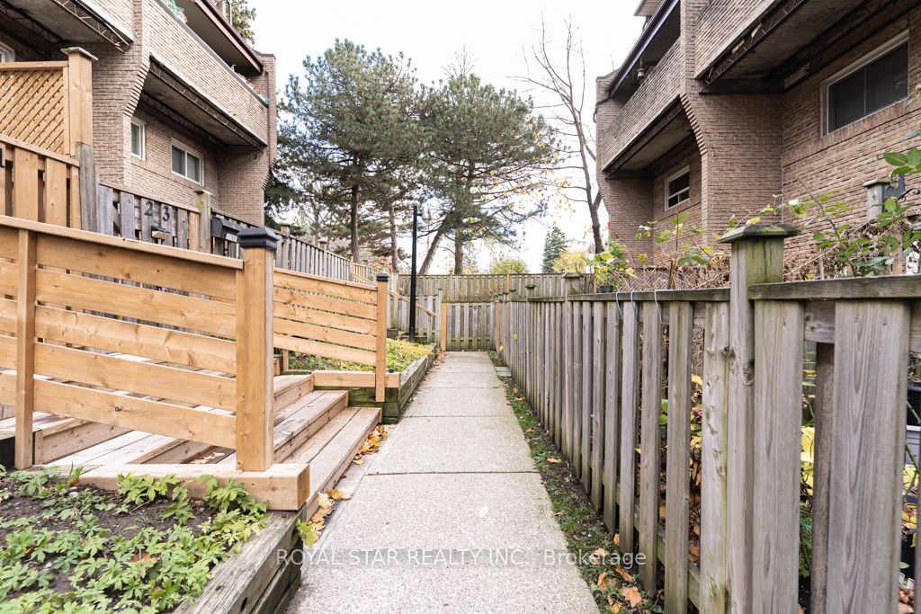 91 Muir Drive, #23