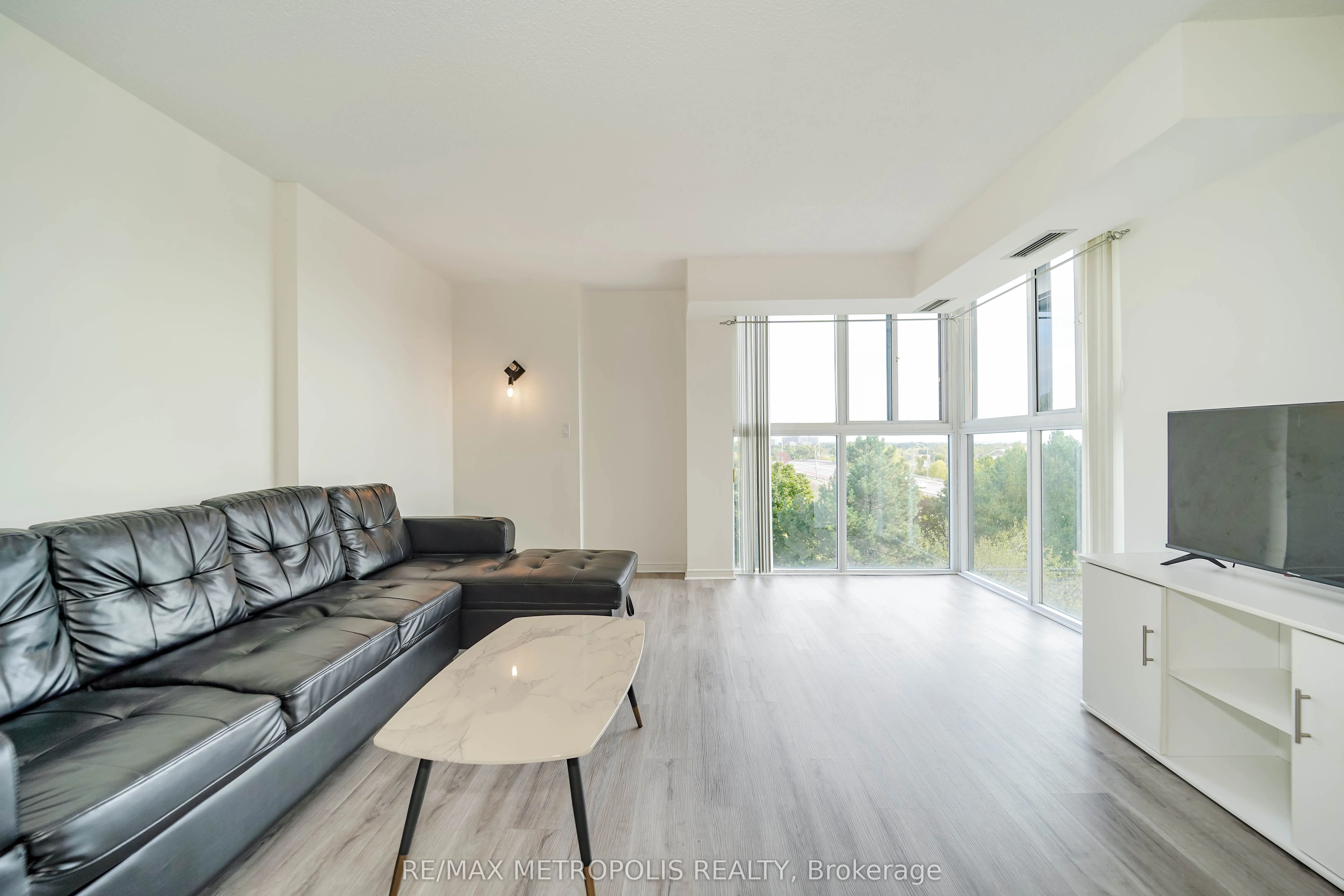 90 Dale Avenue #502