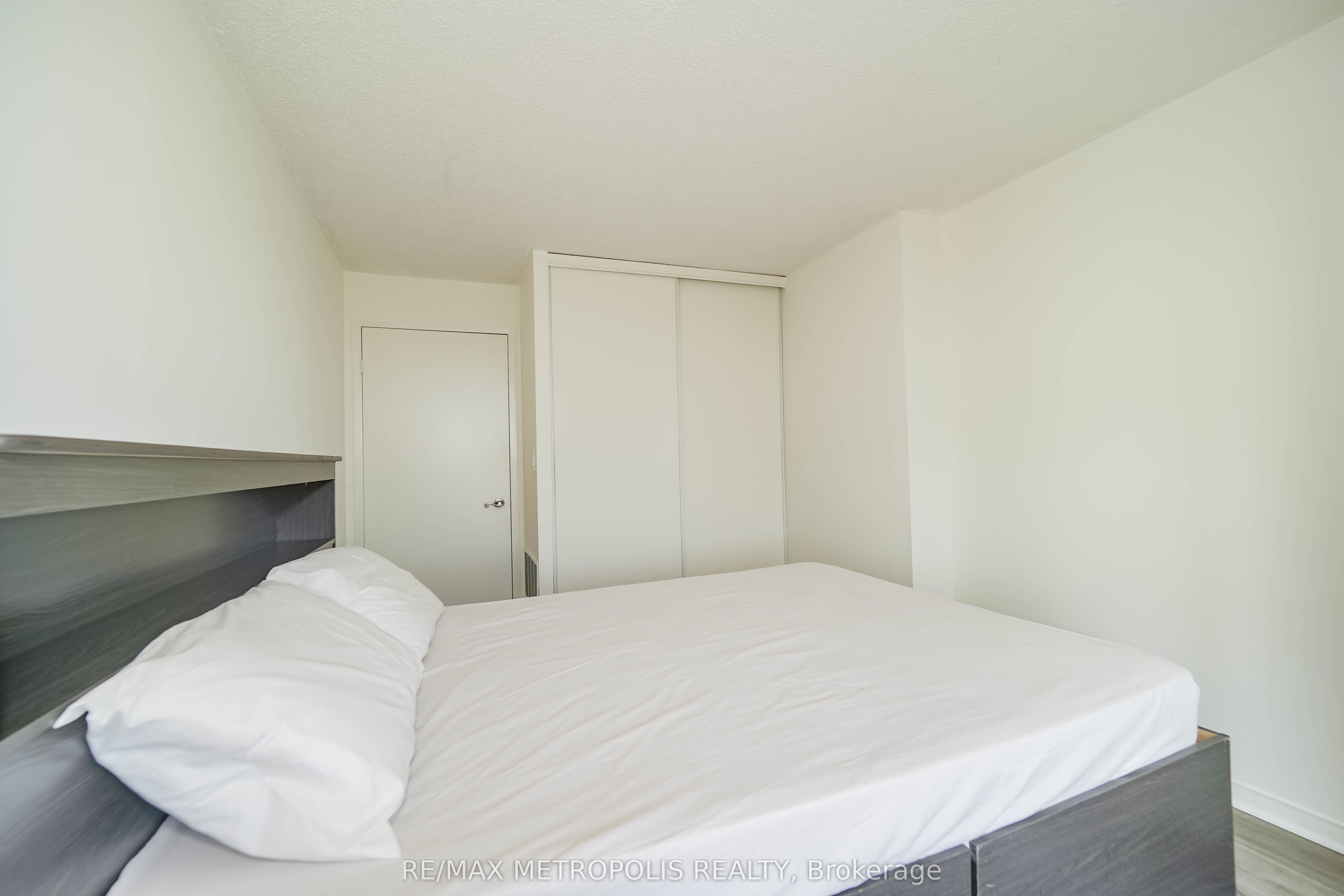 90 Dale Avenue #502
