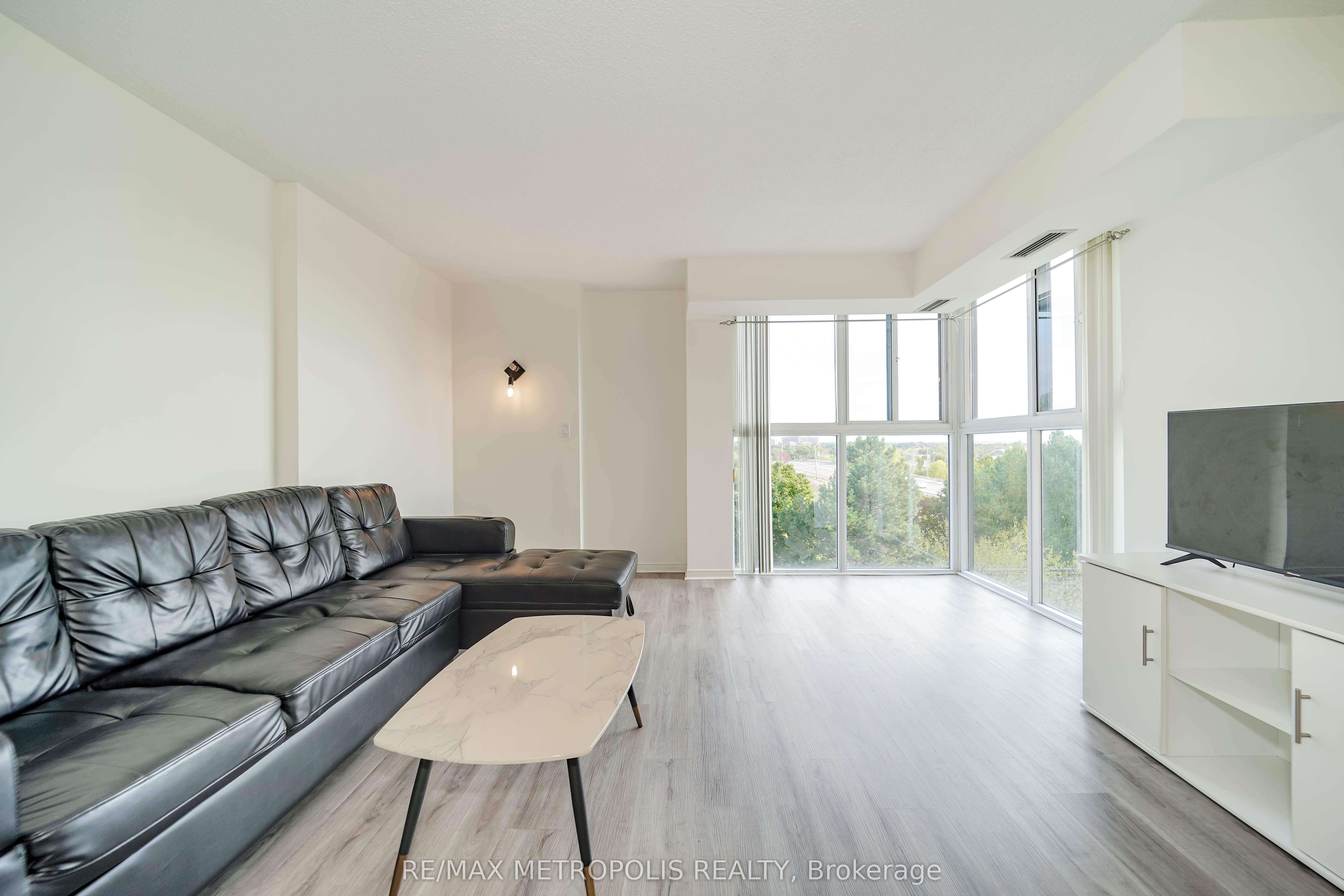 90 Dale Avenue #502