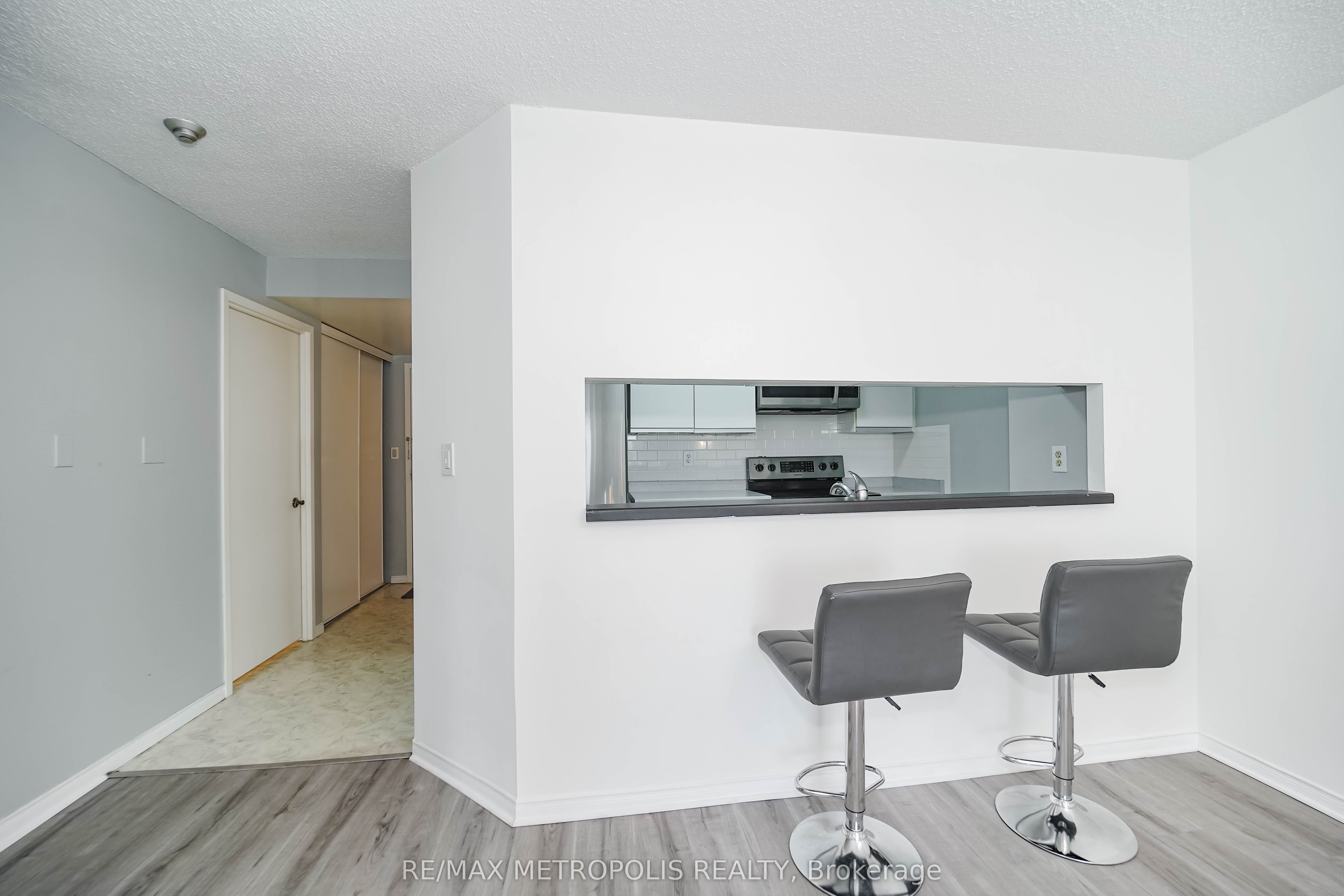 90 Dale Avenue #502