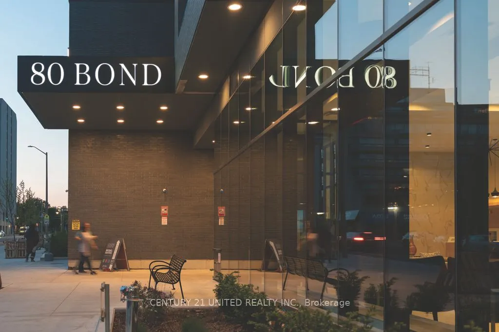 80 Bond Street E, #1504