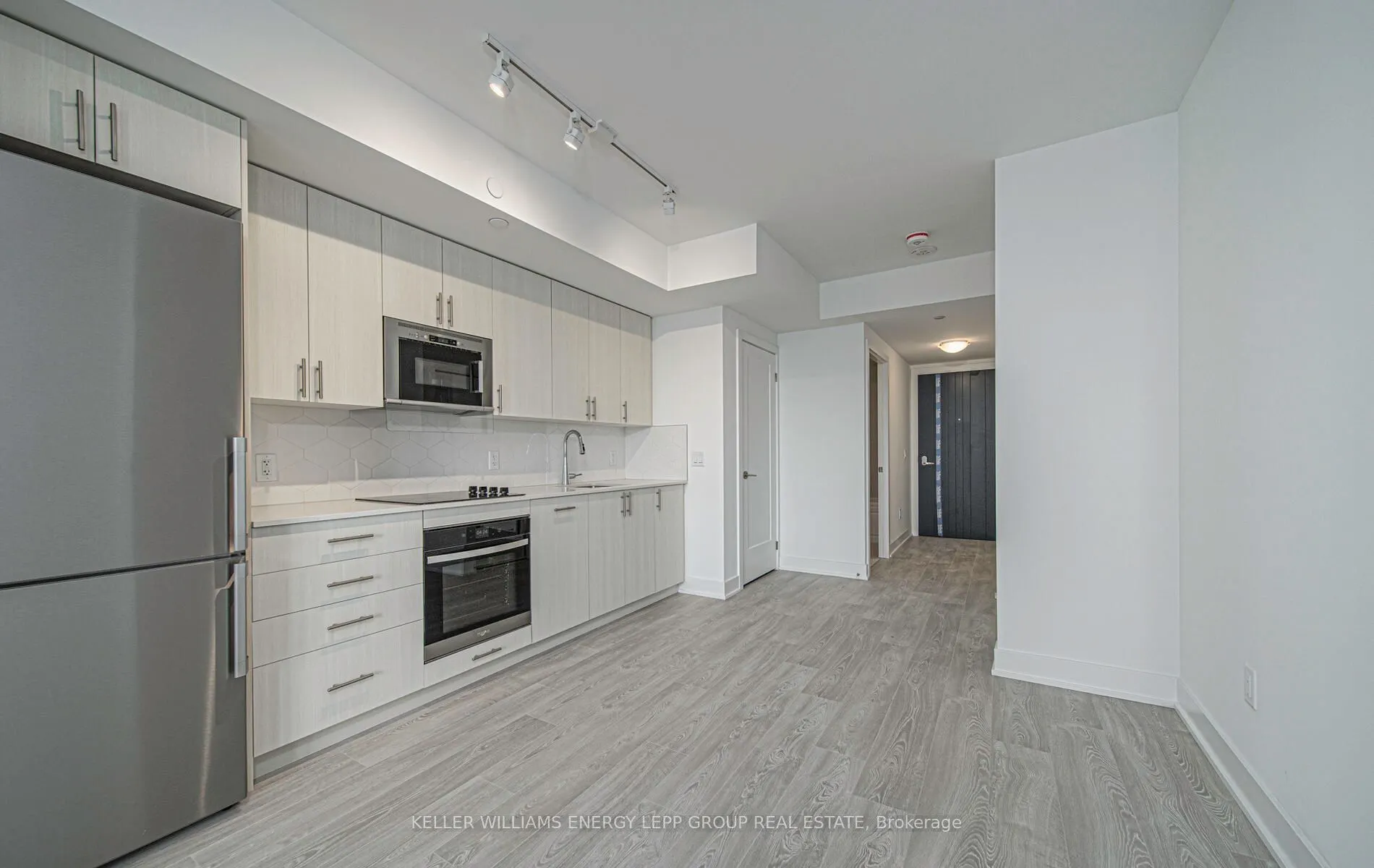 2545 Simcoe Street N, #615