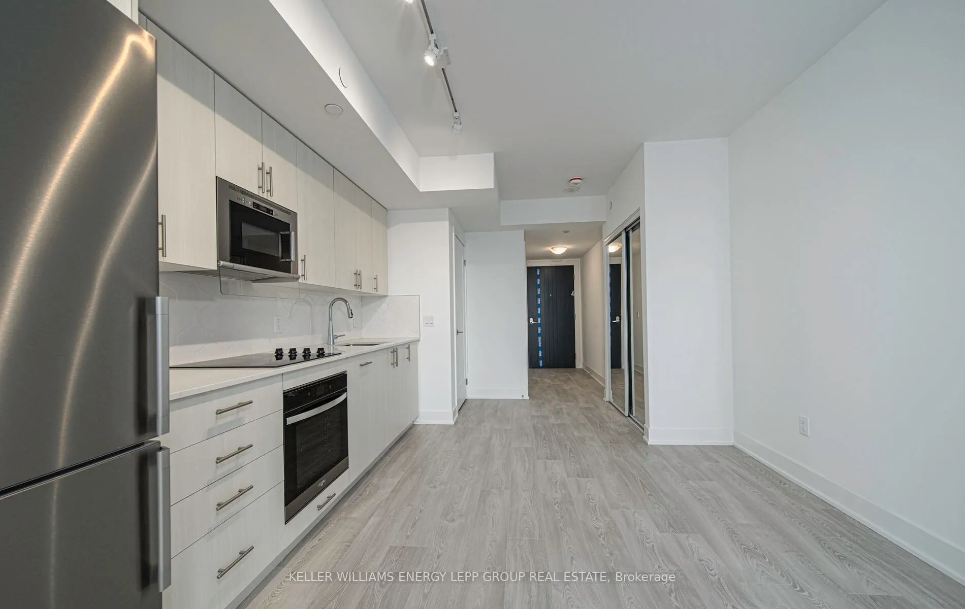 2545 Simcoe Street N, #615