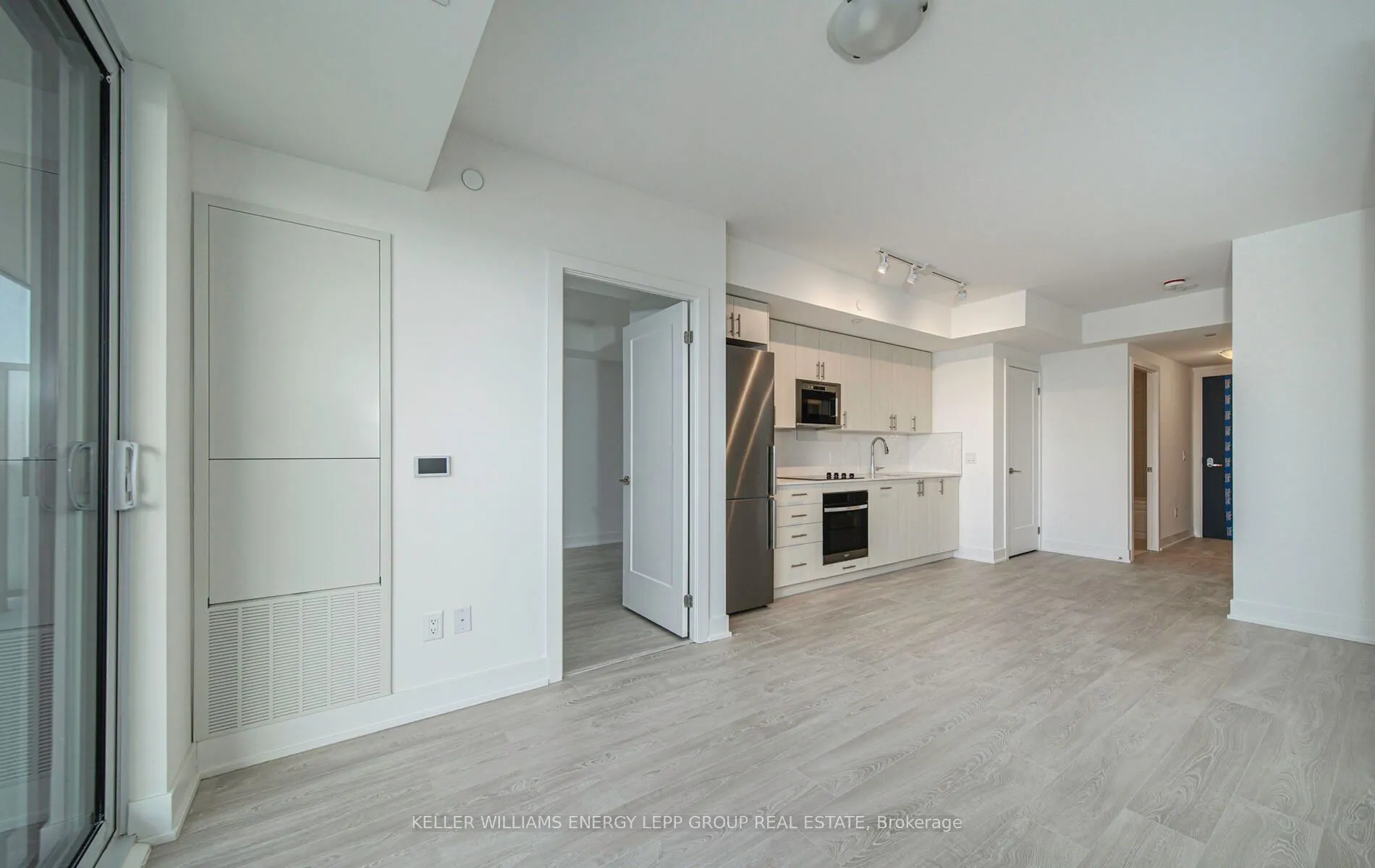 2545 Simcoe Street N, #615