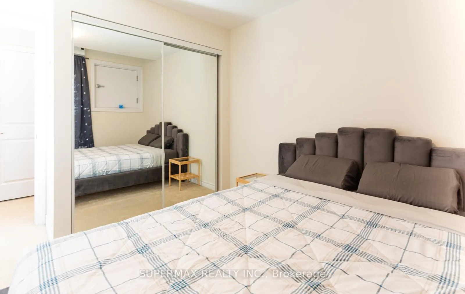 470 Beresford Path, #10