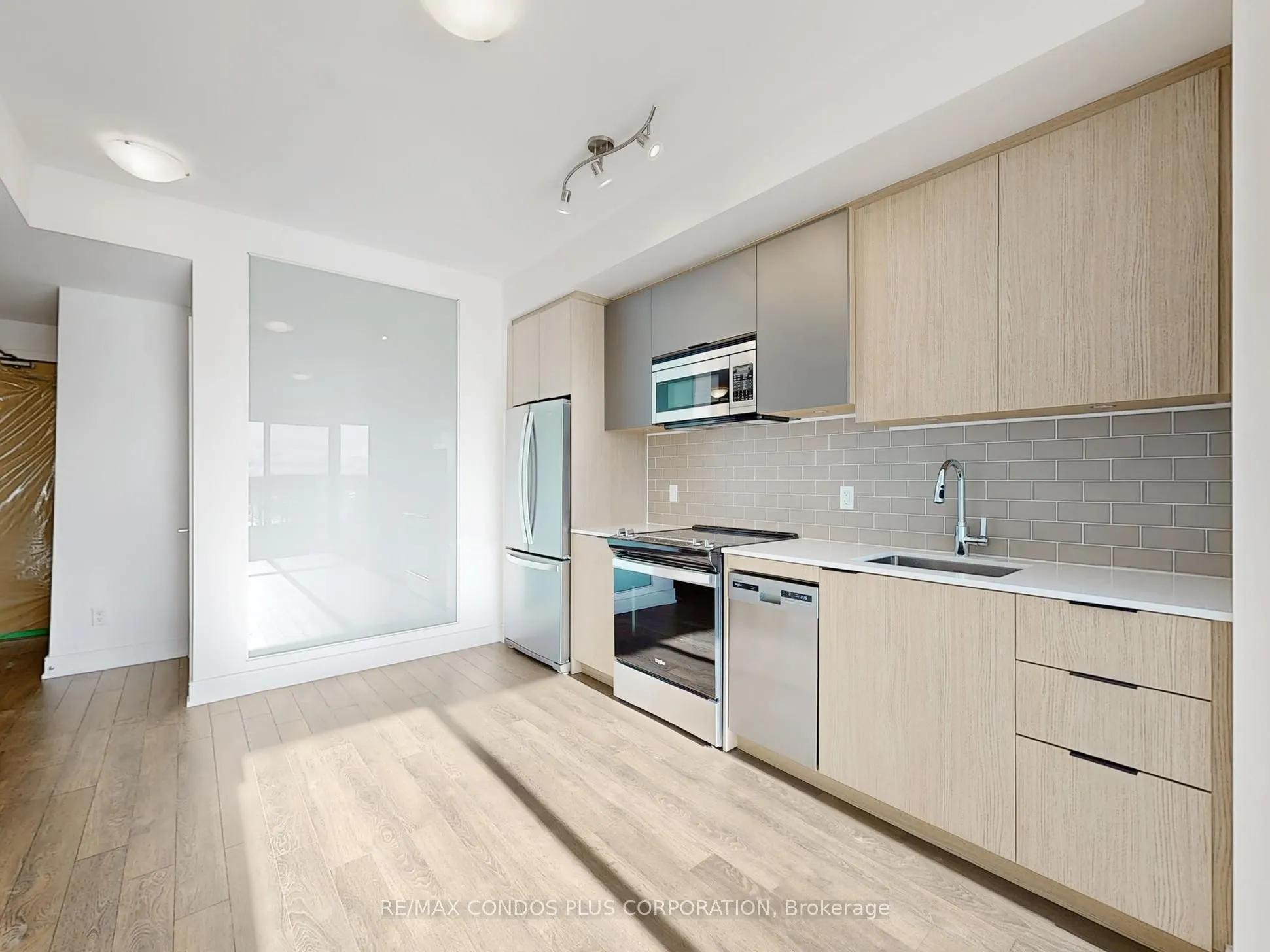 1350 Ellesmere Road, #615