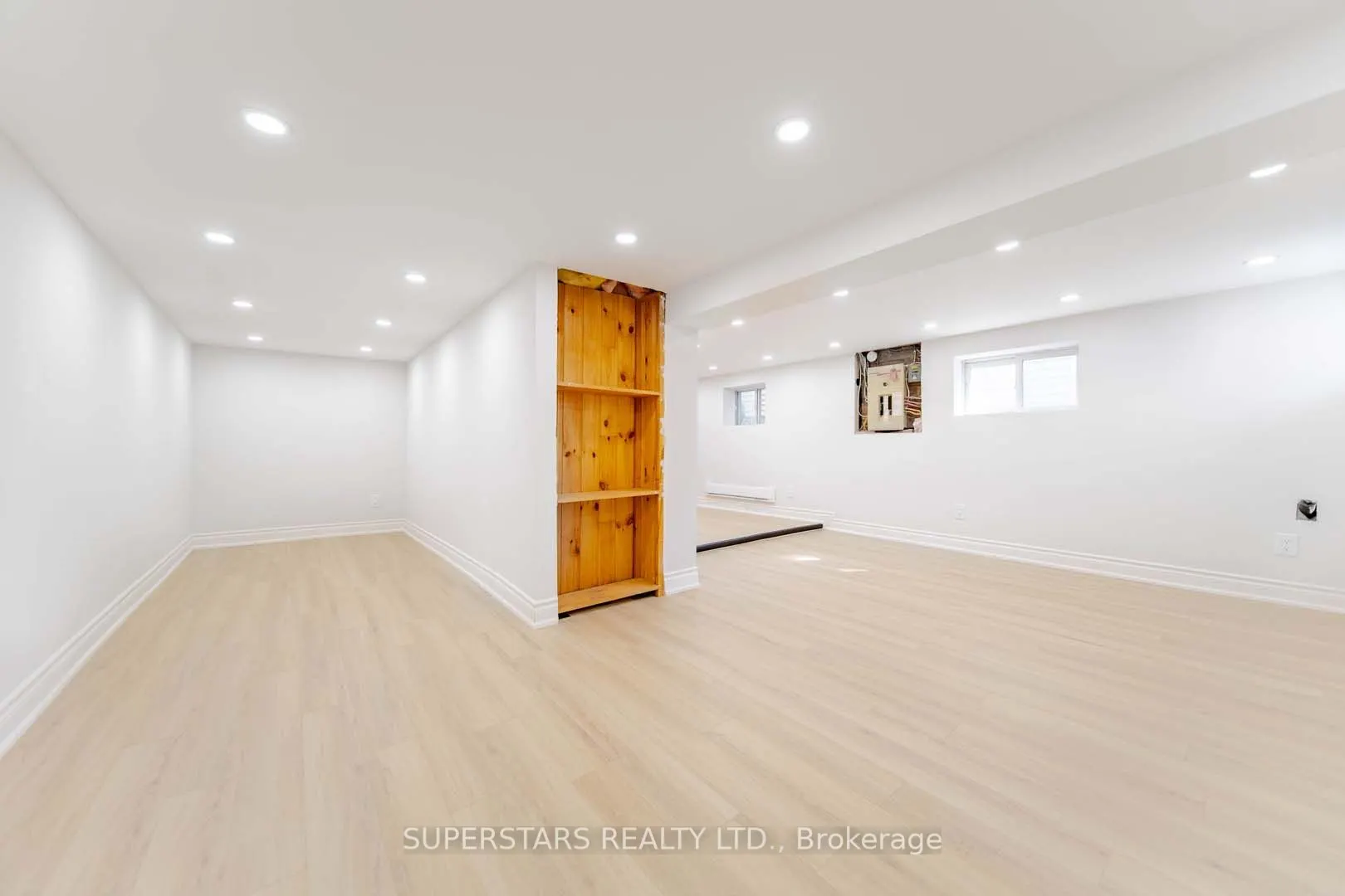 14 Pinegrove Avenue