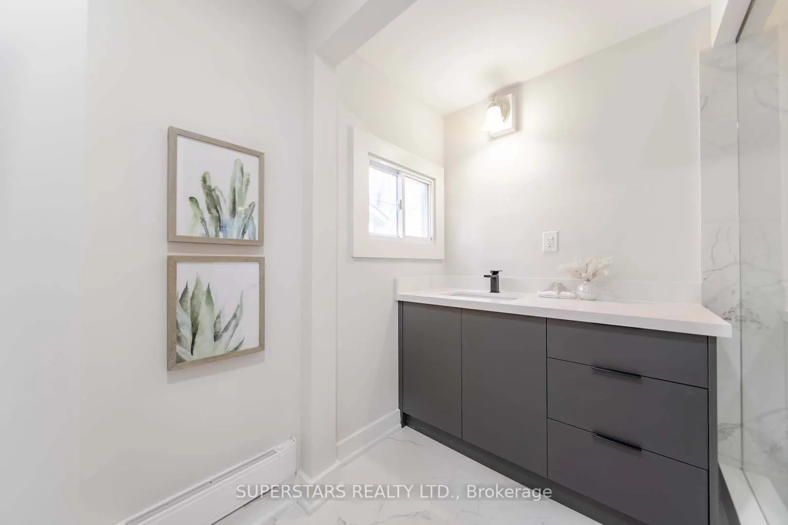 14 Pinegrove Avenue