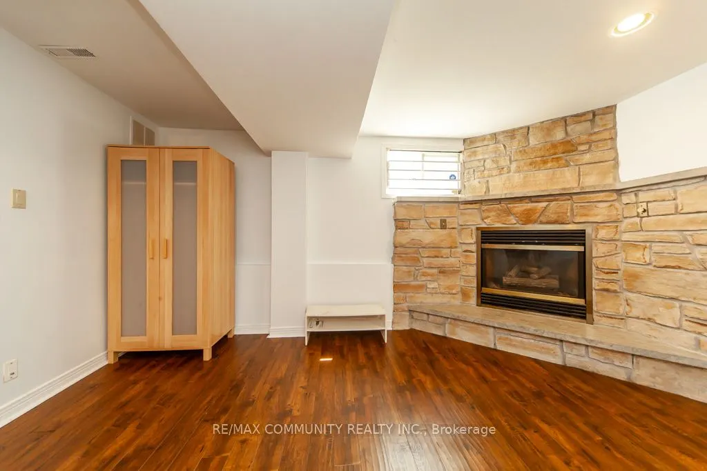 74 Fernbank Place