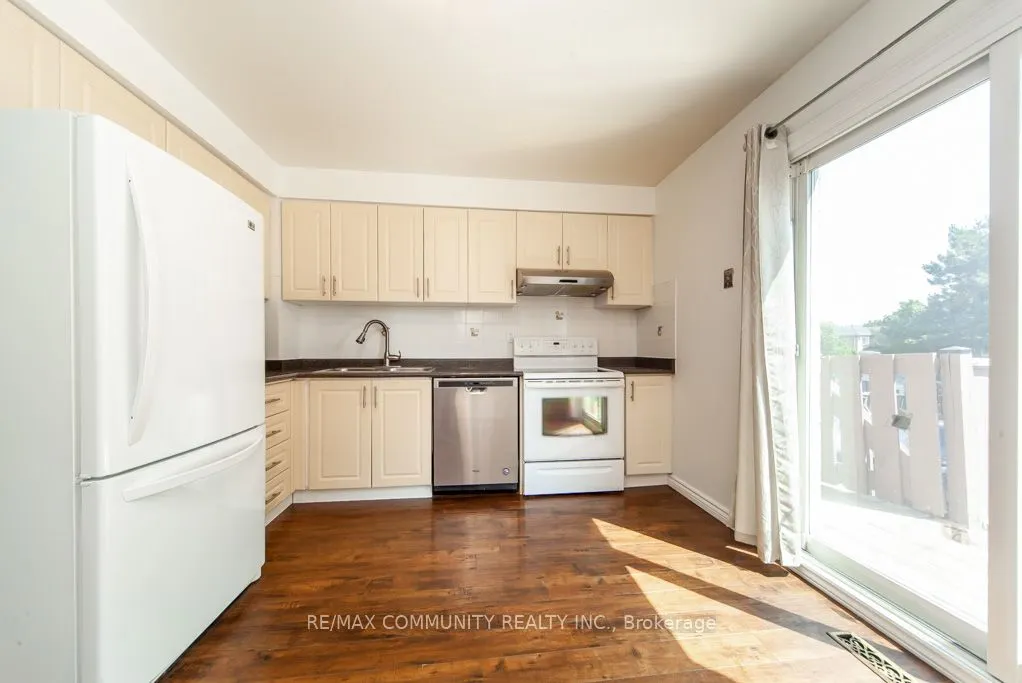 74 Fernbank Place