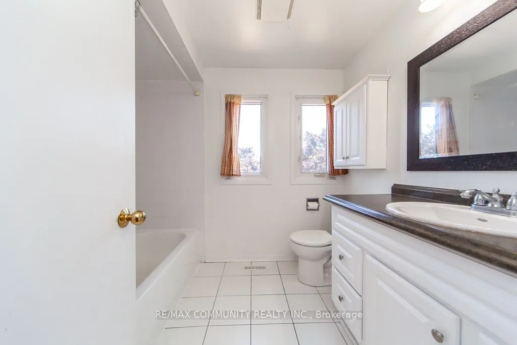 74 Fernbank Place