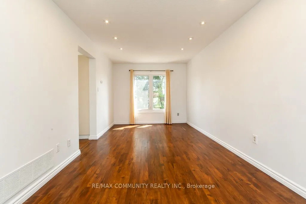 74 Fernbank Place