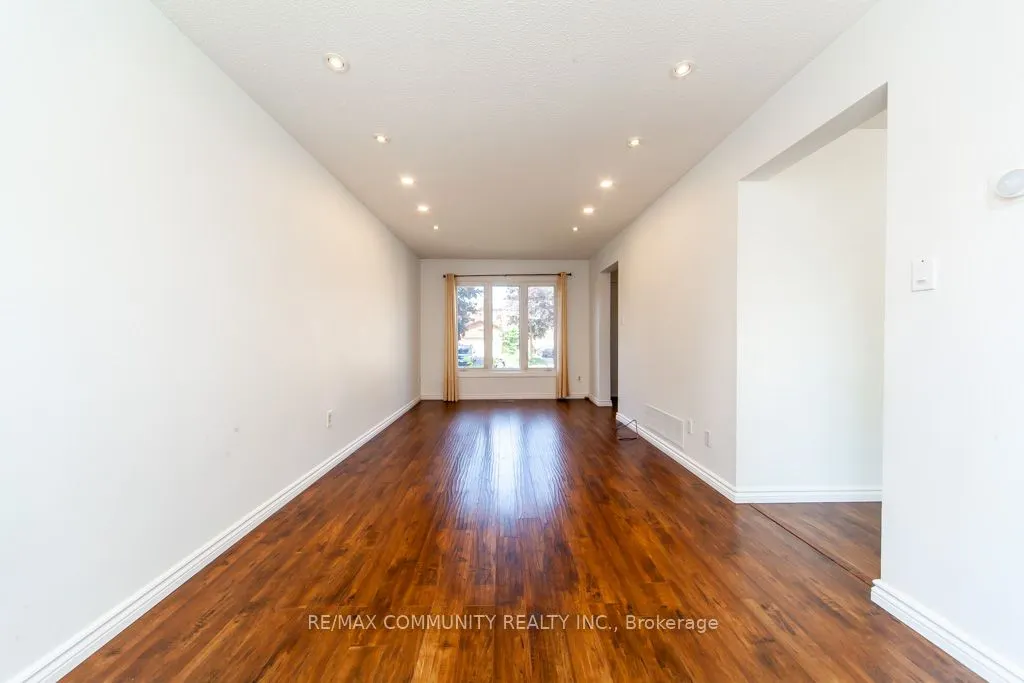 74 Fernbank Place