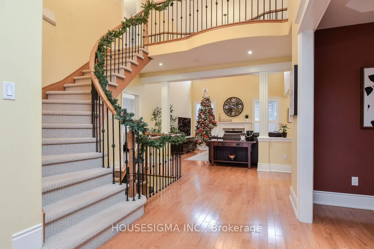 1044 Swiss Heights